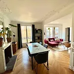 Le Spacieux - A Bastille - 22Mb